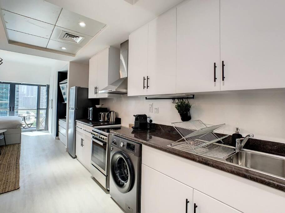 Luxury Modern Studio In Jlt With Amazing View & Rooftop Pool - Sleeps 3 Dubái Exterior foto