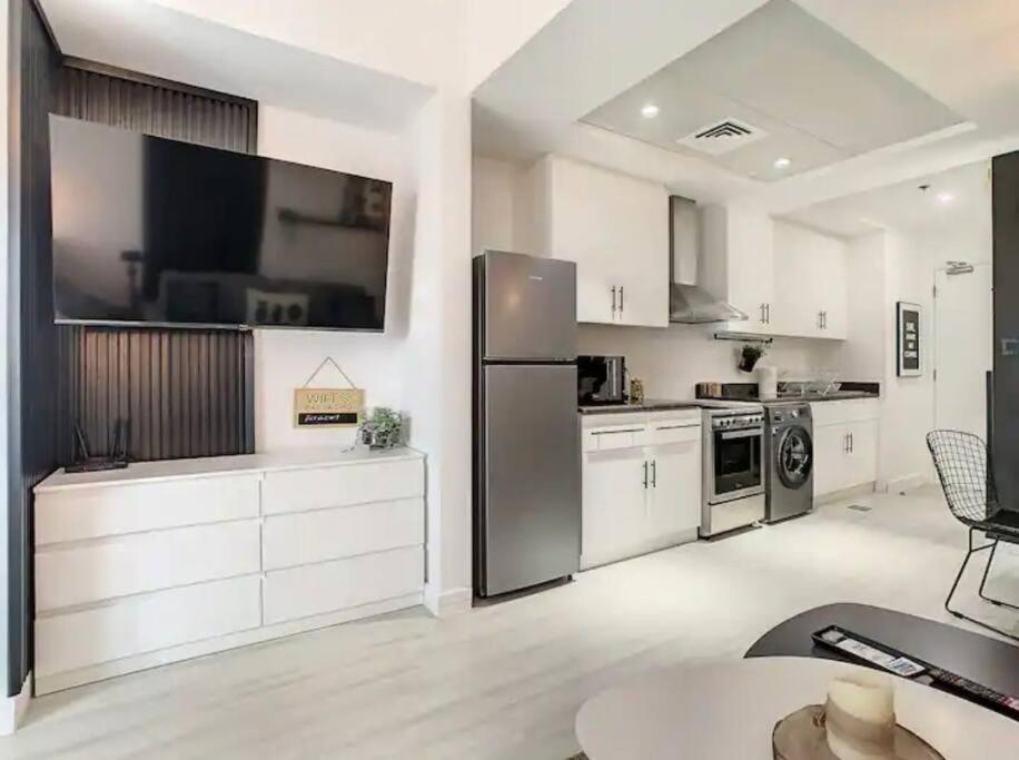 Luxury Modern Studio In Jlt With Amazing View & Rooftop Pool - Sleeps 3 Dubái Exterior foto