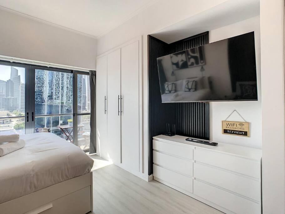 Luxury Modern Studio In Jlt With Amazing View & Rooftop Pool - Sleeps 3 Dubái Exterior foto