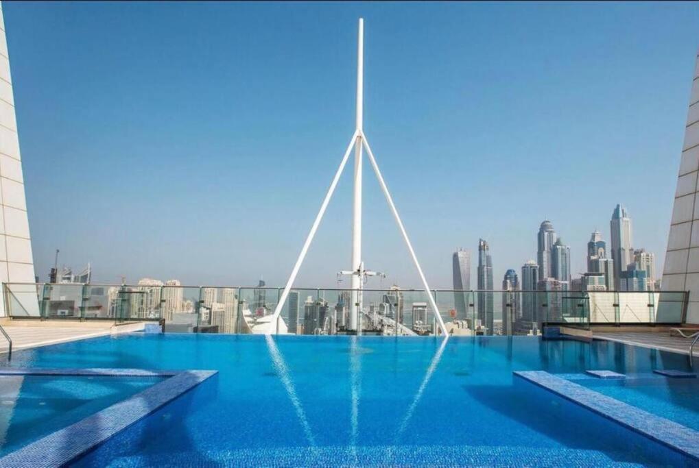 Luxury Modern Studio In Jlt With Amazing View & Rooftop Pool - Sleeps 3 Dubái Exterior foto